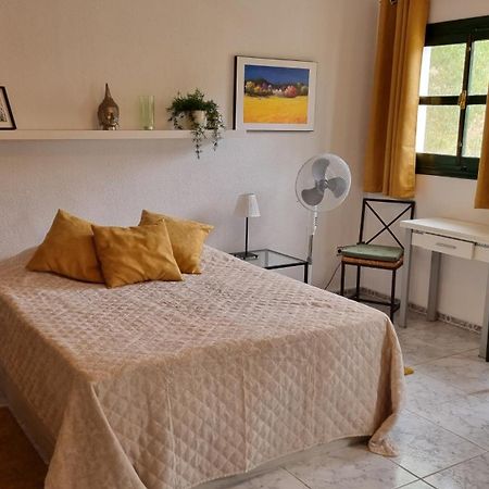 La Buena Vida. Apartment Malaga Luaran gambar